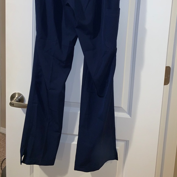 Sketchers scrub pants! - Picture 3 of 4
